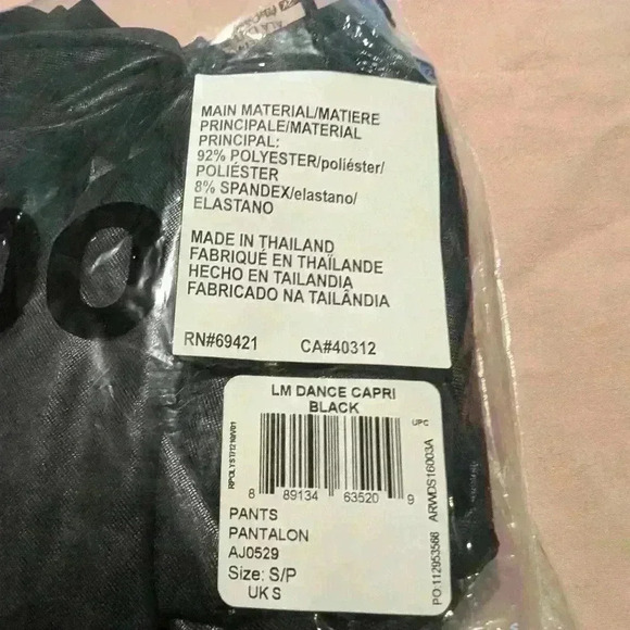 Brand  new in bag size small Reebok dance Capri pants black harem pants - Picture 4 of 8